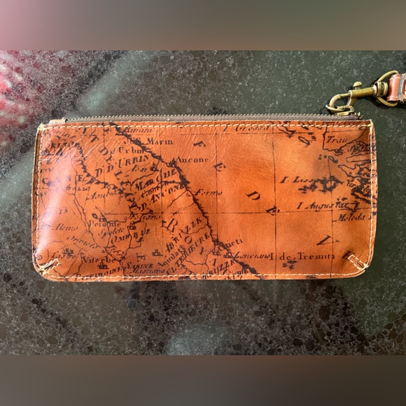Patricia Nash St. Corce Wristlet Rust Riot Big Map Print - Picture 4 of 13